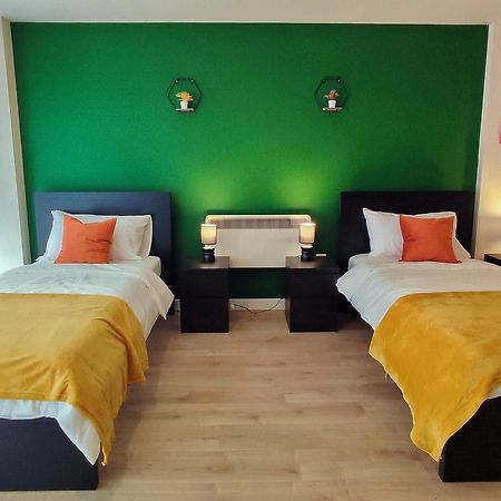 Duplex Apartment In Leeds With King Size Bed - Long Stay Rates Available Exterior photo