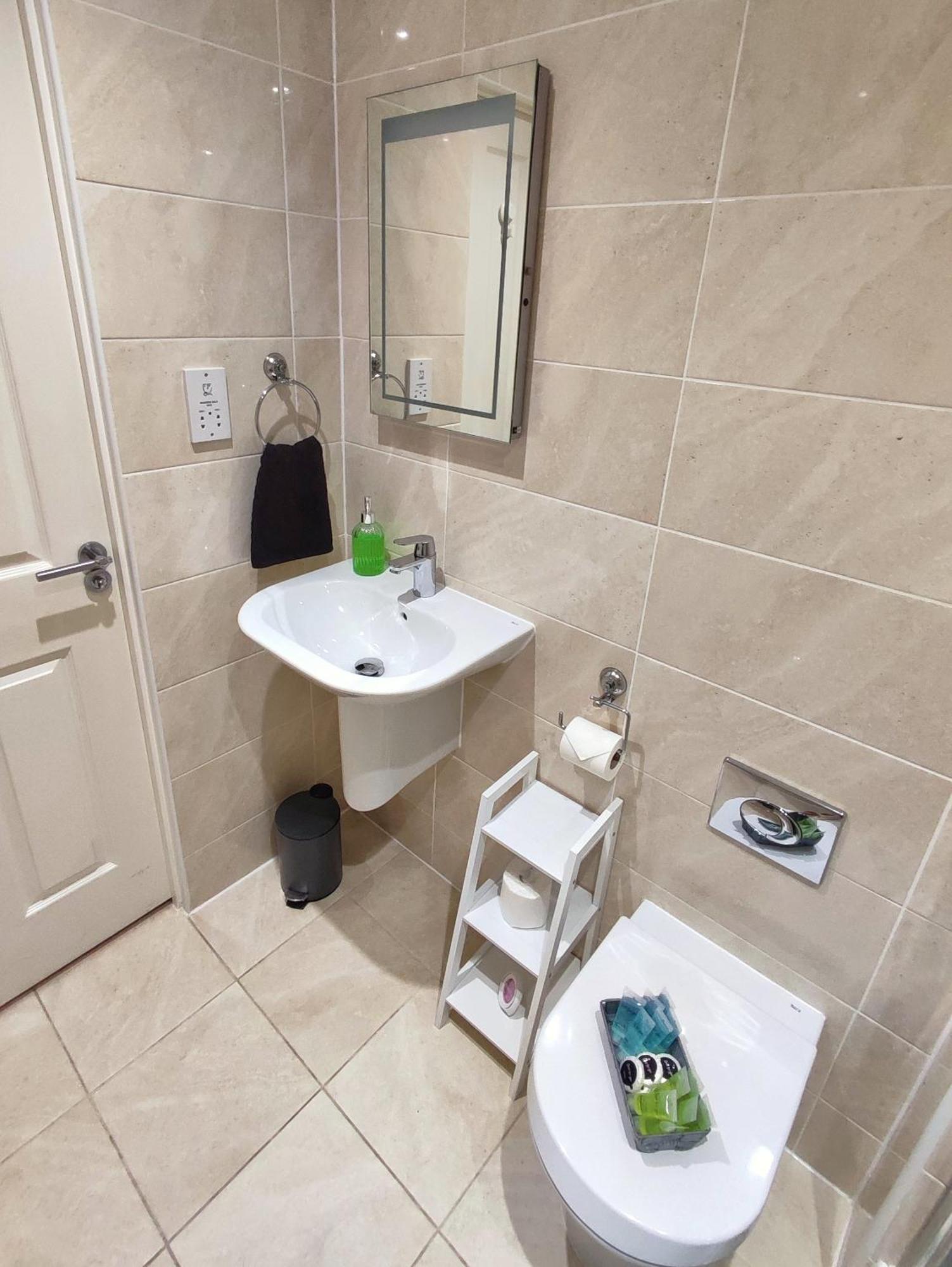 Duplex Apartment In Leeds With King Size Bed - Long Stay Rates Available Exterior photo