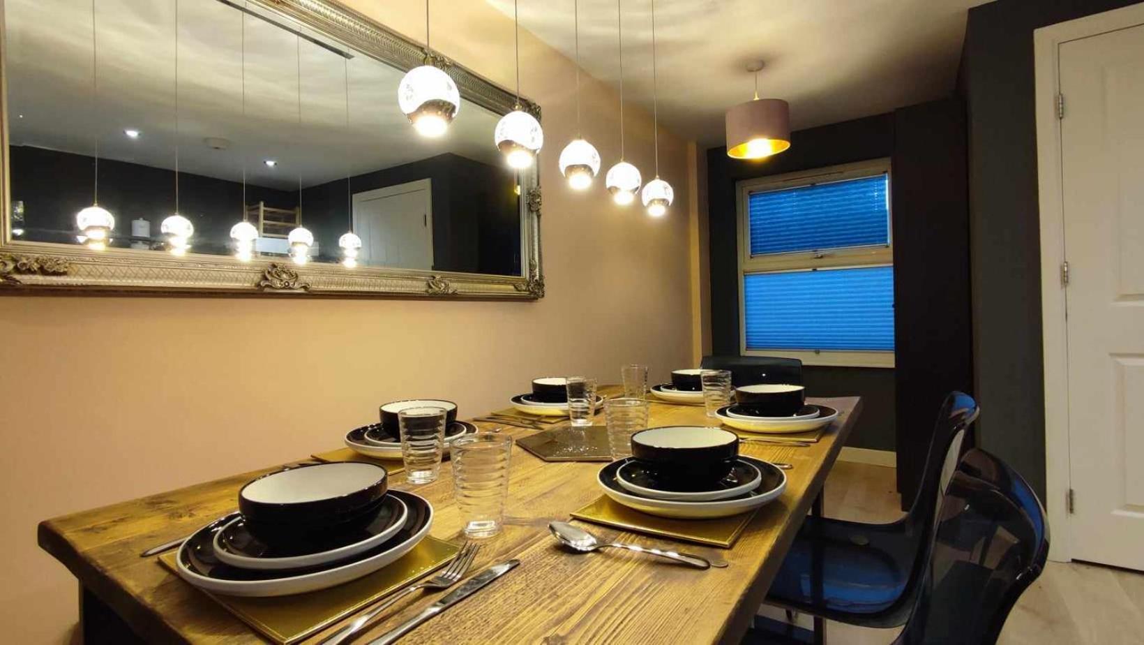 Duplex Apartment In Leeds With King Size Bed - Long Stay Rates Available Exterior photo