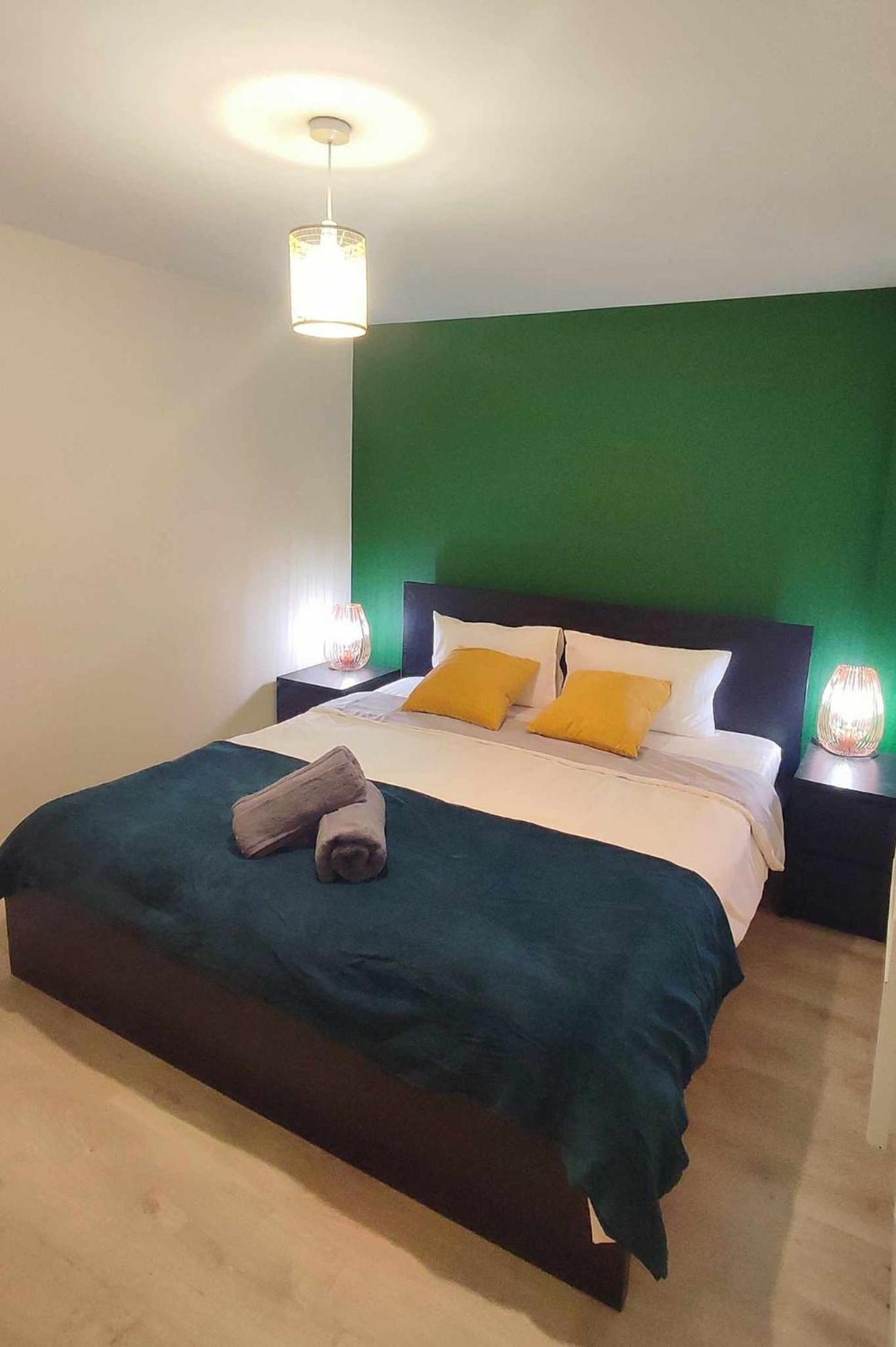 Duplex Apartment In Leeds With King Size Bed - Long Stay Rates Available Exterior photo
