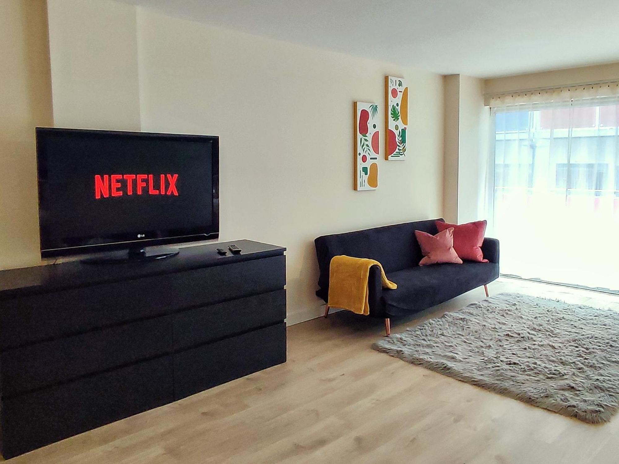 Duplex Apartment In Leeds With King Size Bed - Long Stay Rates Available Exterior photo
